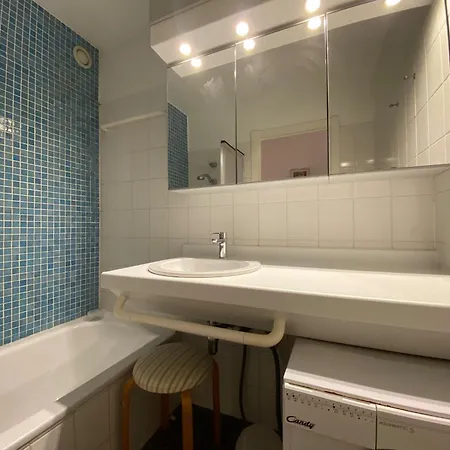 In Near The דירה